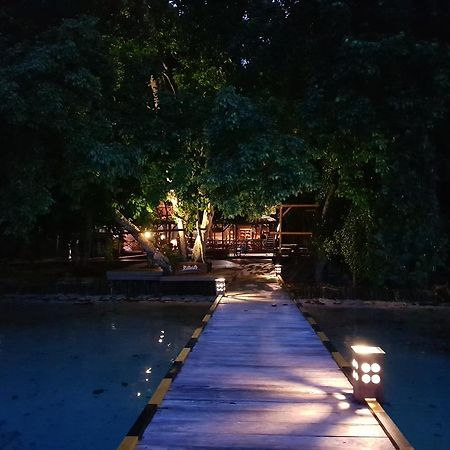 Raja Ampat Dive Resort Tapokreng Luaran gambar