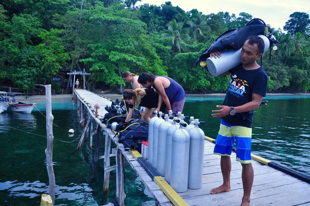 Raja Ampat Dive Resort Tapokreng Luaran gambar