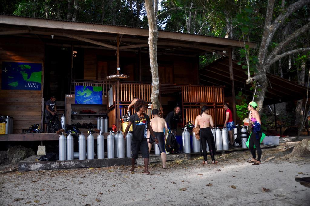 Raja Ampat Dive Resort Tapokreng Luaran gambar