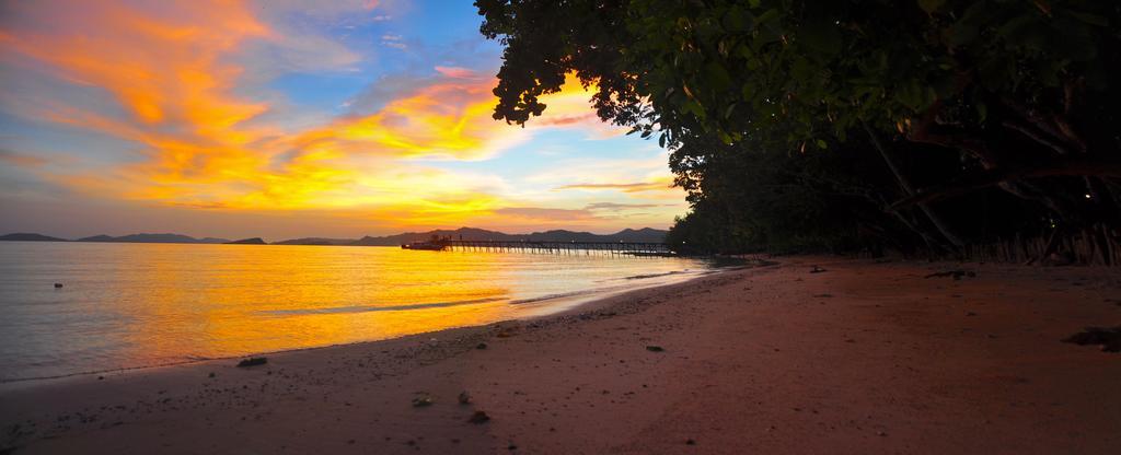 Raja Ampat Dive Resort Tapokreng Luaran gambar