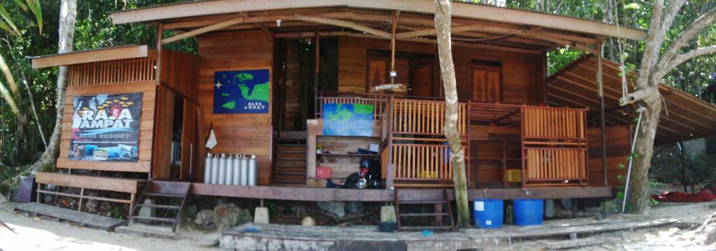 Raja Ampat Dive Resort Tapokreng Luaran gambar