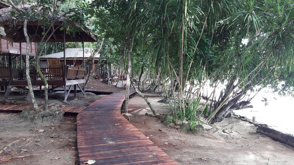 Raja Ampat Dive Resort Tapokreng Luaran gambar