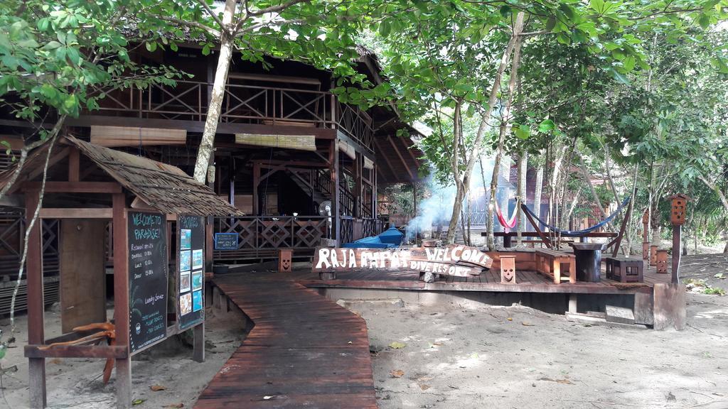 Raja Ampat Dive Resort Tapokreng Luaran gambar