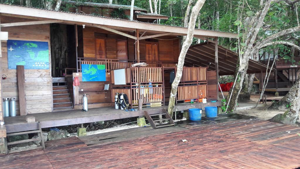 Raja Ampat Dive Resort Tapokreng Luaran gambar